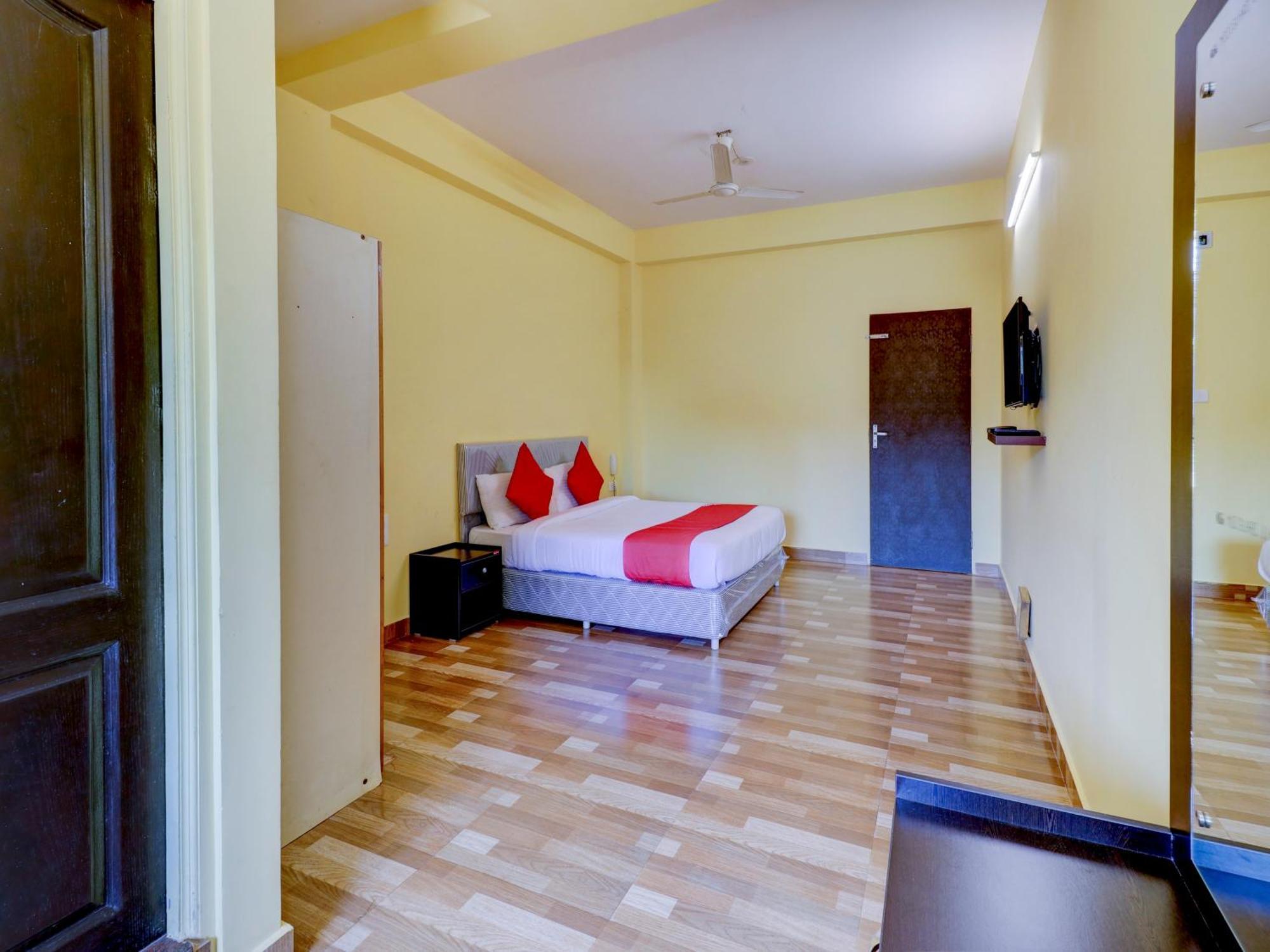 Gaurika Residency Boarding & Lodging - Padubidri Hotel ภายนอก รูปภาพ